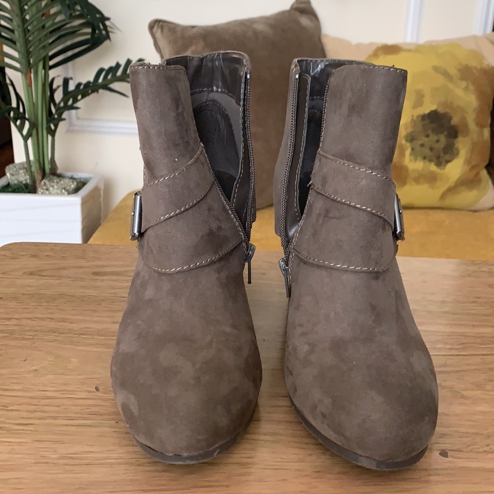 Arizona Gray Booties - Picture 4 of 5
